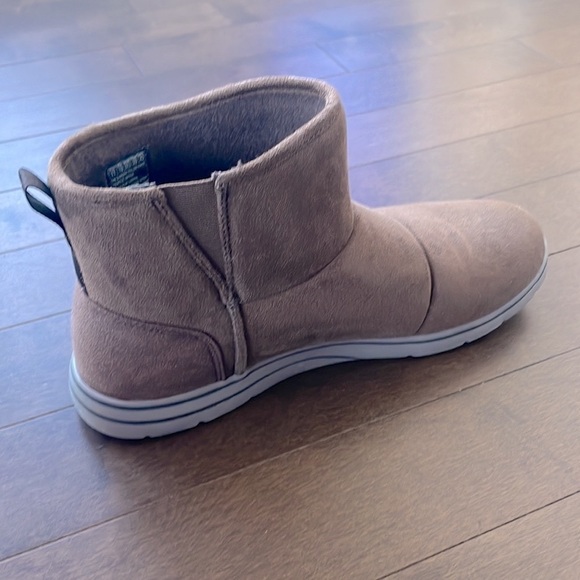 Like NEW!! Skechers boots for men / Bottes doublées en fausse fourrure - Picture 3 of 8